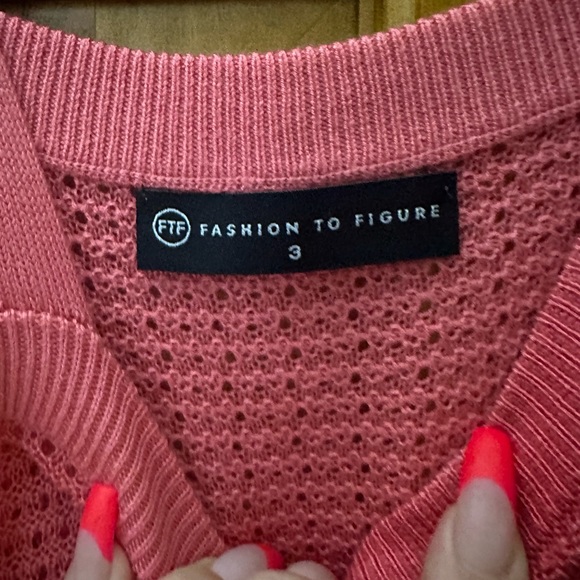 Cold shoulder light sweater. There’s a tiny pull in the sweater. - Picture 3 of 3